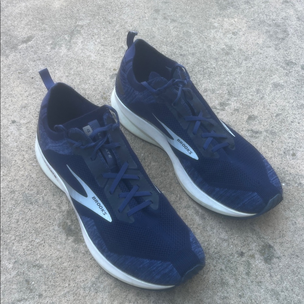 Brooks Men's Levitate 4 Blue/Silver Running Athletic Sneakers Size 15